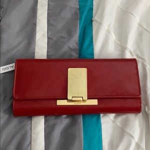Aldo clutch